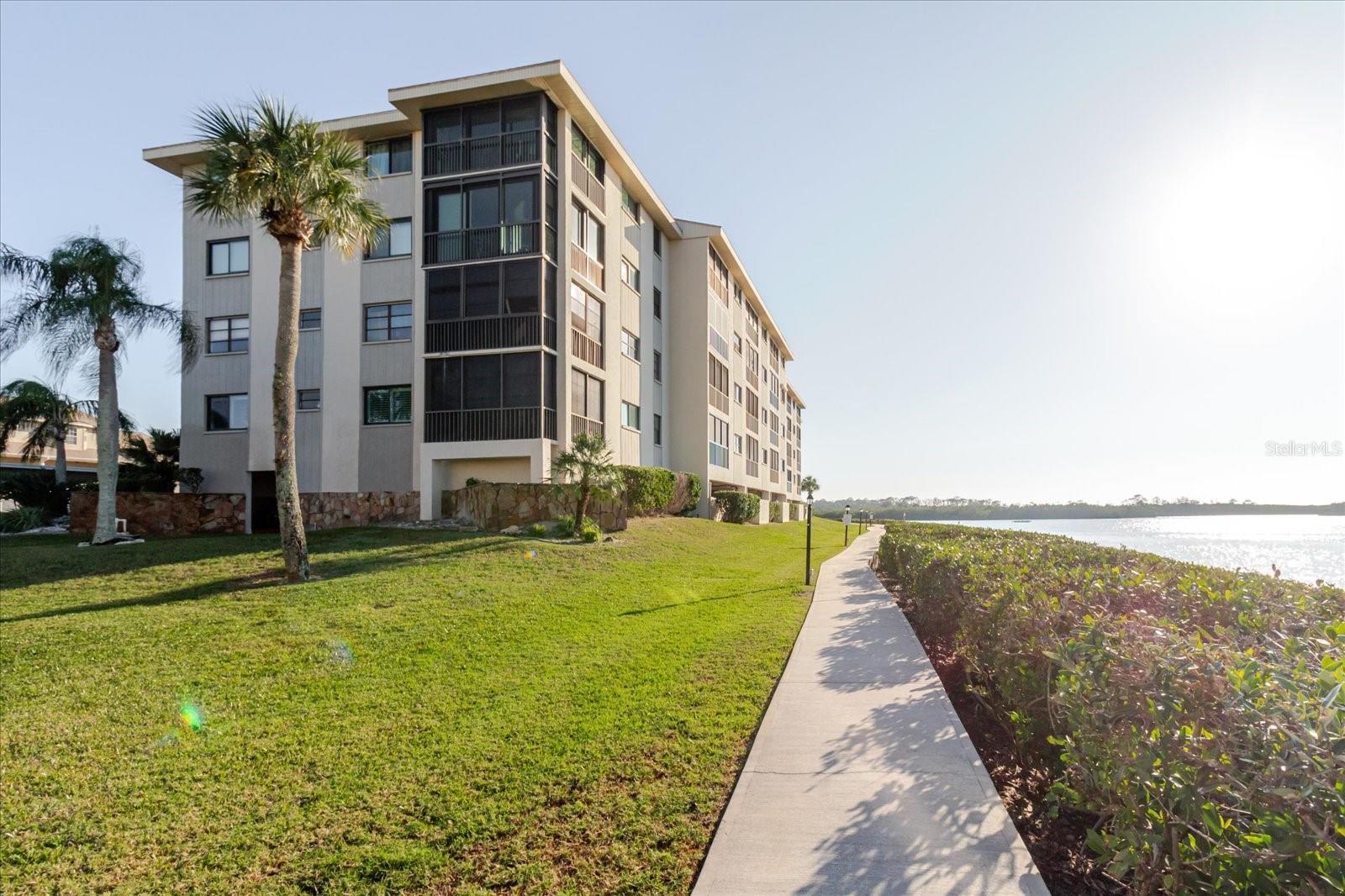 Image 11 of 75 For 8211 Brent Street 828