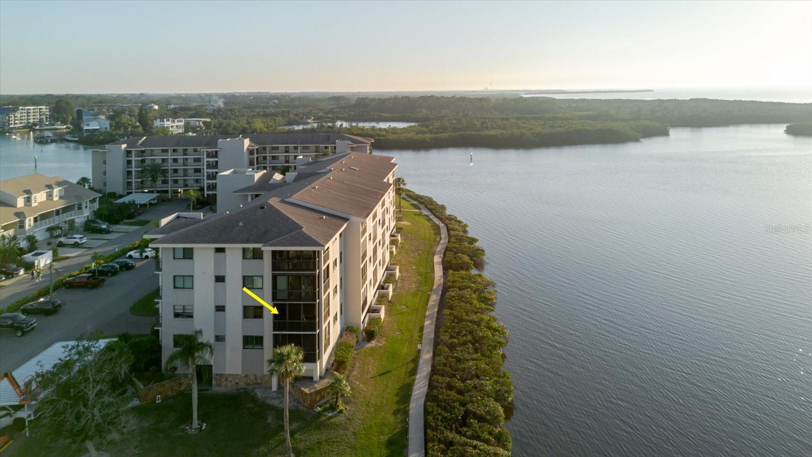 Image 19 of 75 For 8211 Brent Street 828