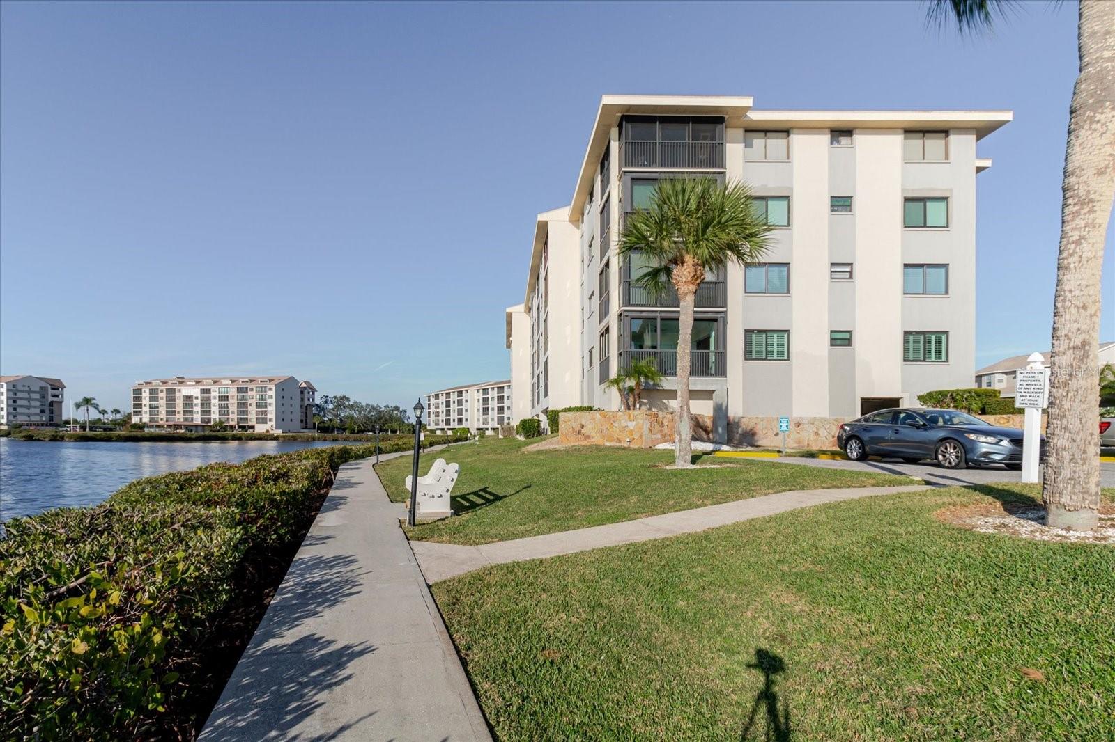 Image 23 of 75 For 8211 Brent Street 828