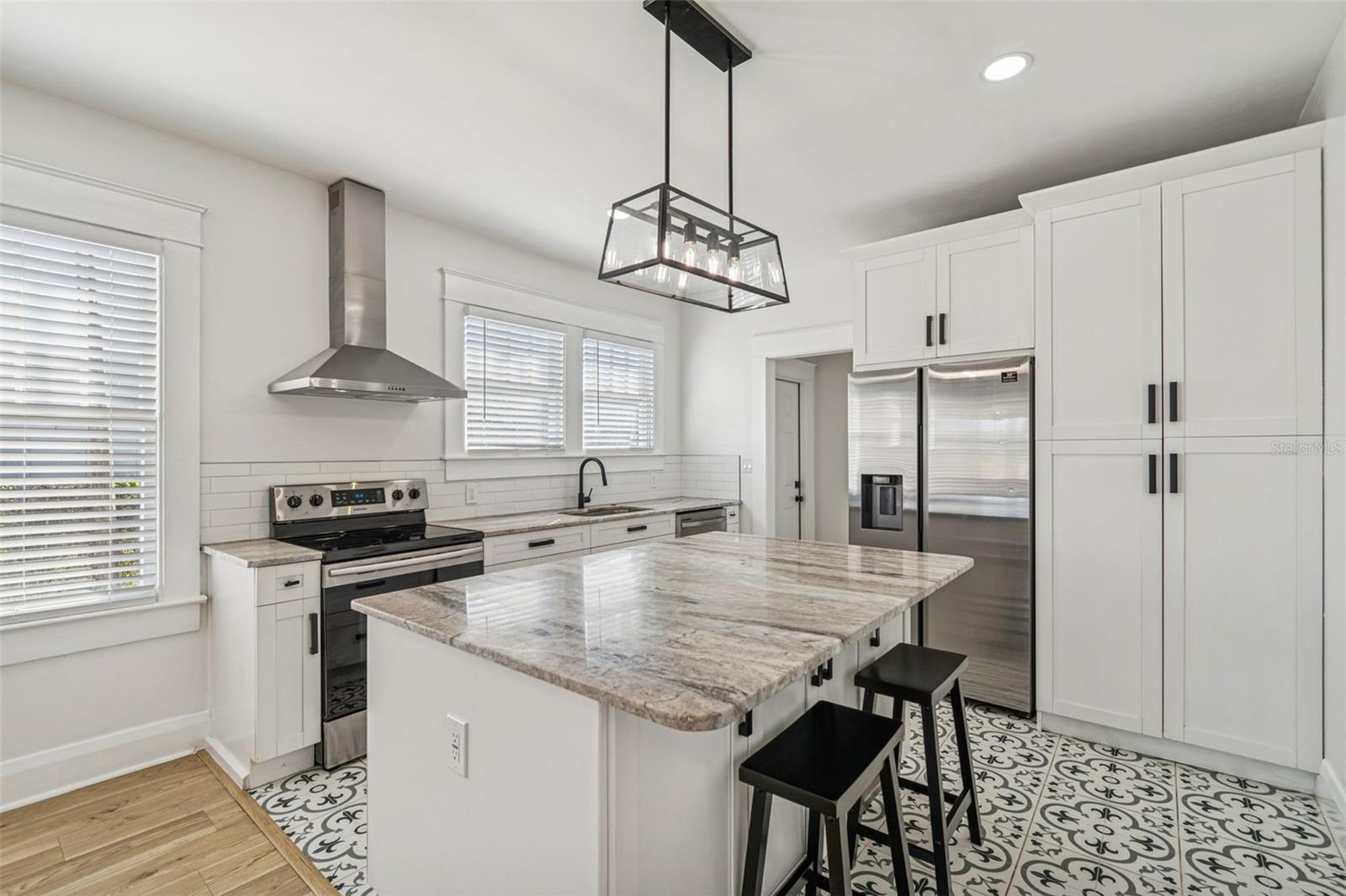 Image 12 of 62 For 511 Stratford Avenue