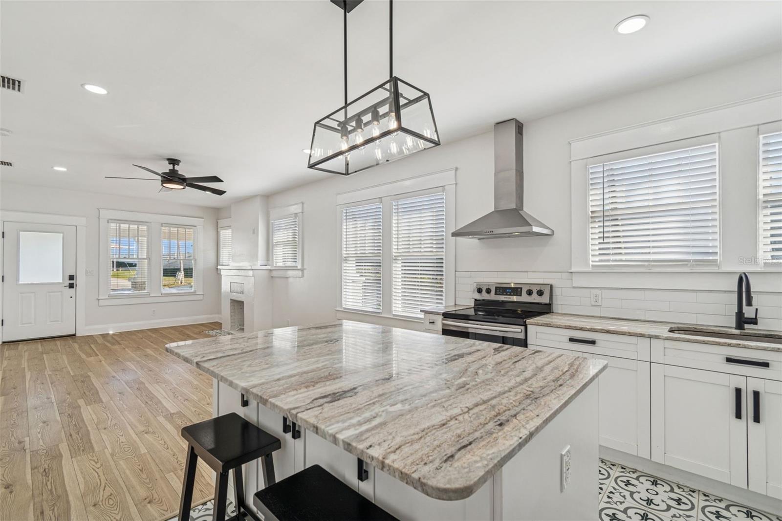 Image 13 of 62 For 511 Stratford Avenue