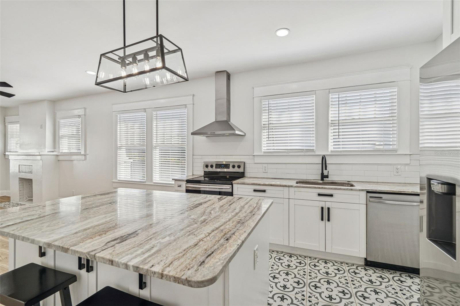 Image 14 of 62 For 511 Stratford Avenue