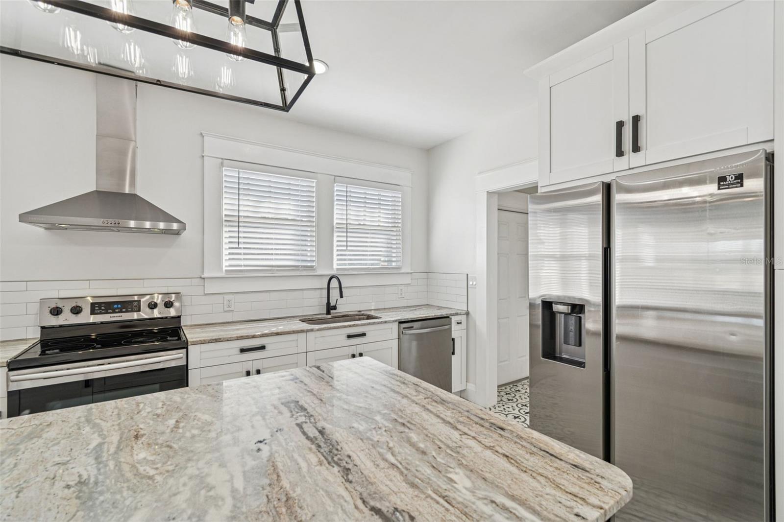 Image 15 of 62 For 511 Stratford Avenue