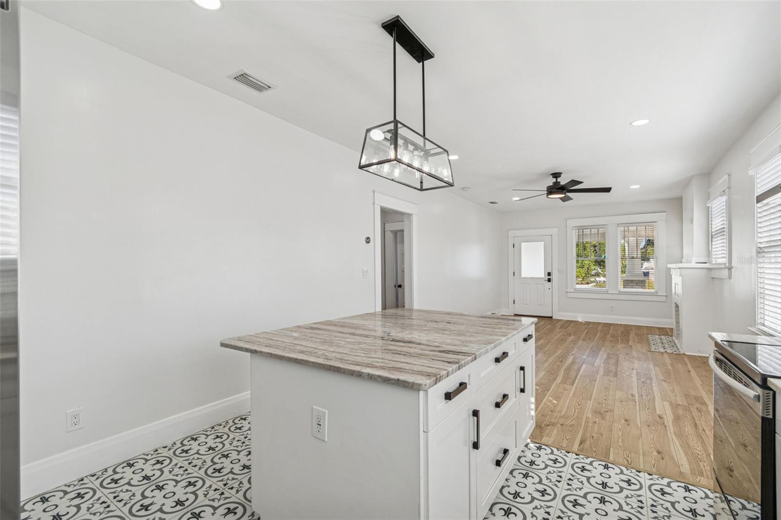 Image 18 of 62 For 511 Stratford Avenue