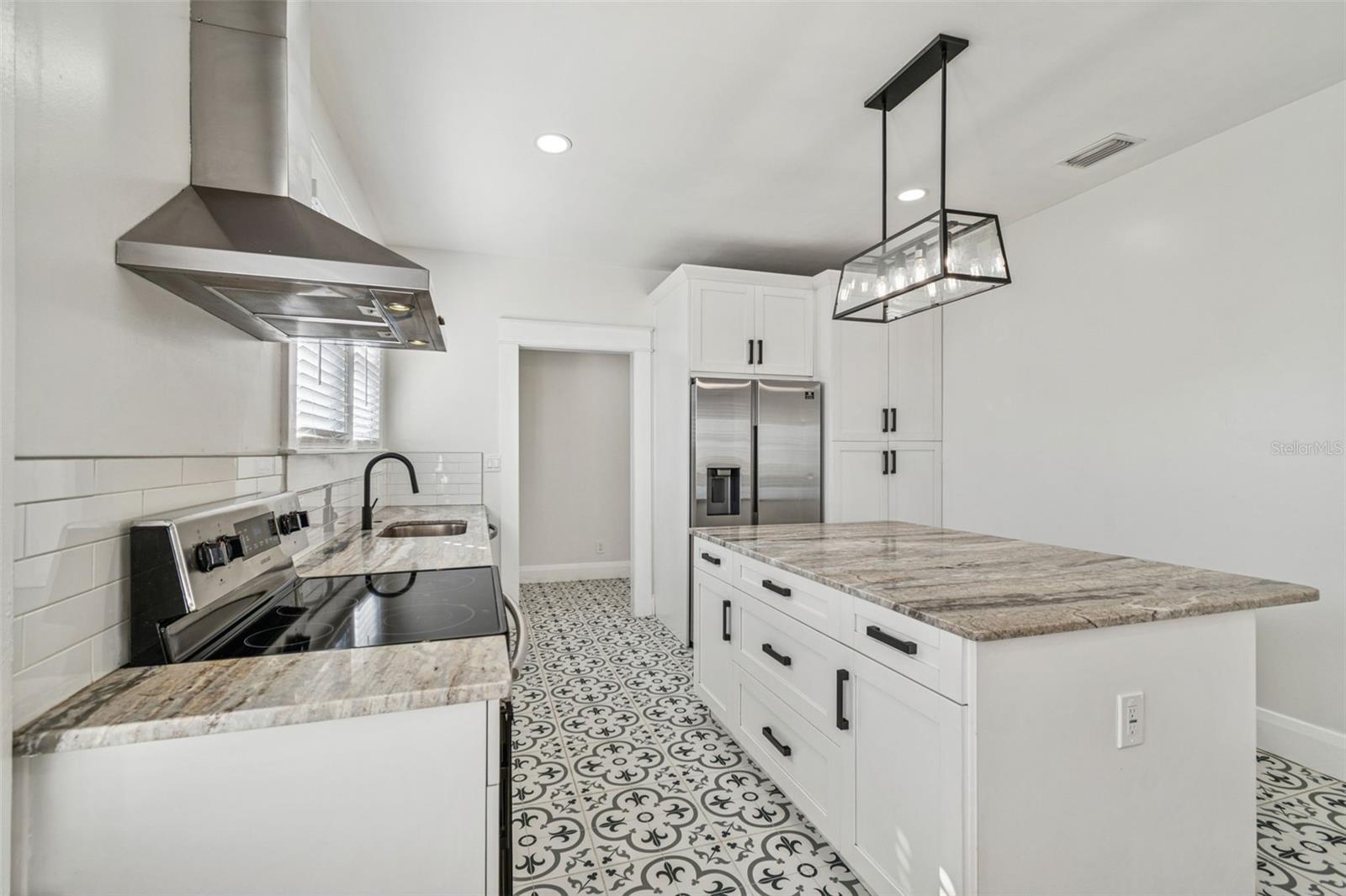 Image 19 of 62 For 511 Stratford Avenue