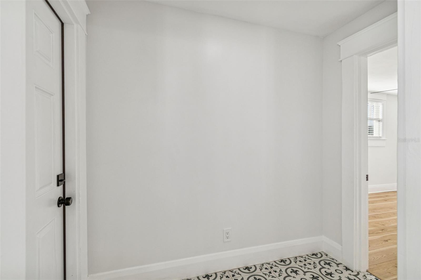 Image 20 of 62 For 511 Stratford Avenue