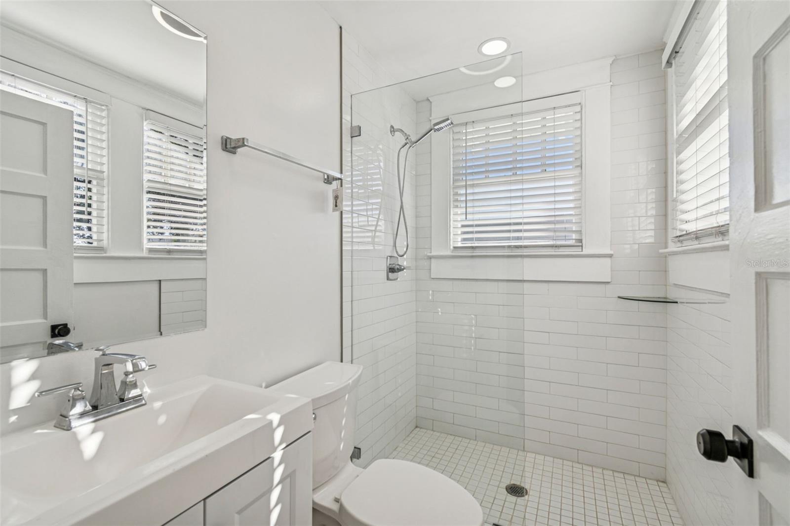 Image 23 of 62 For 511 Stratford Avenue