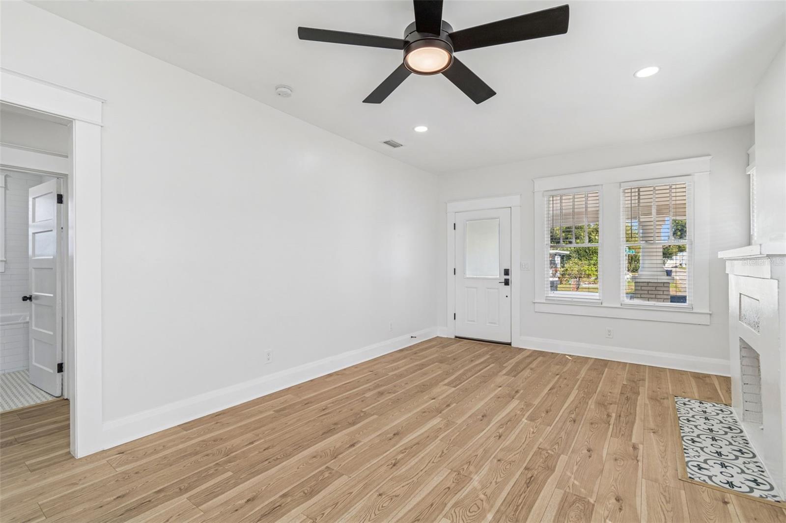 Image 27 of 62 For 511 Stratford Avenue