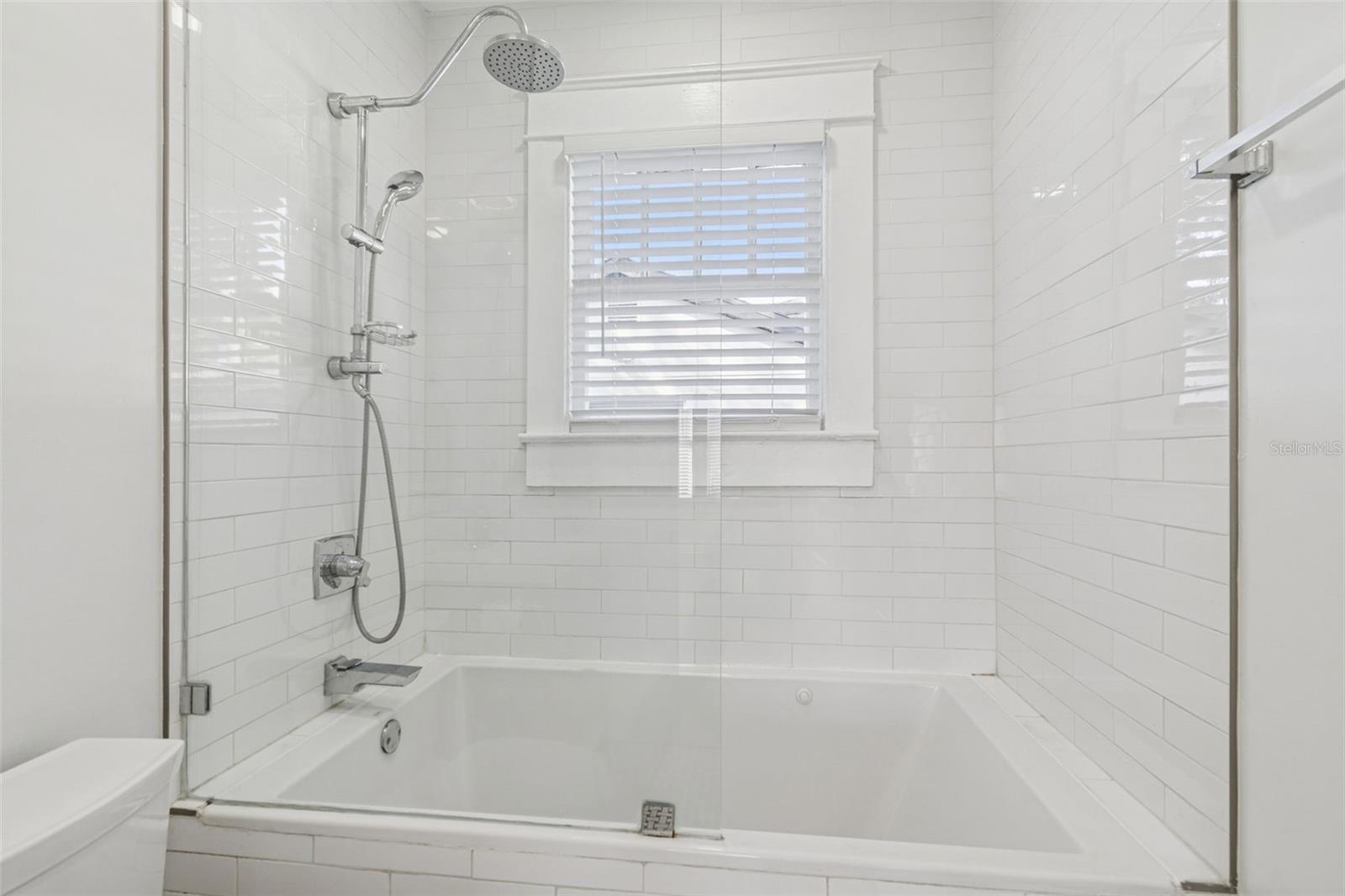 Image 30 of 62 For 511 Stratford Avenue