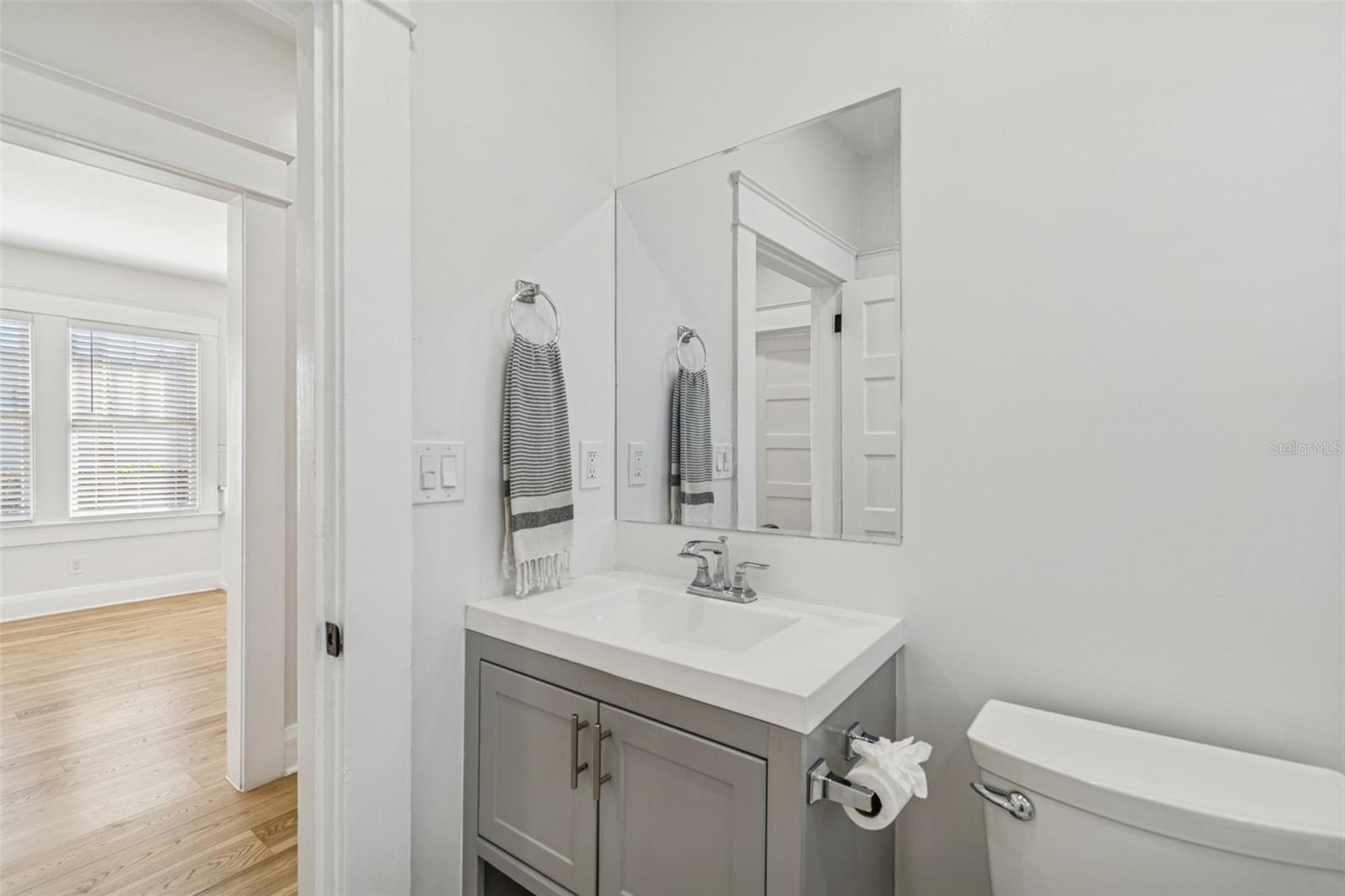 Image 31 of 62 For 511 Stratford Avenue