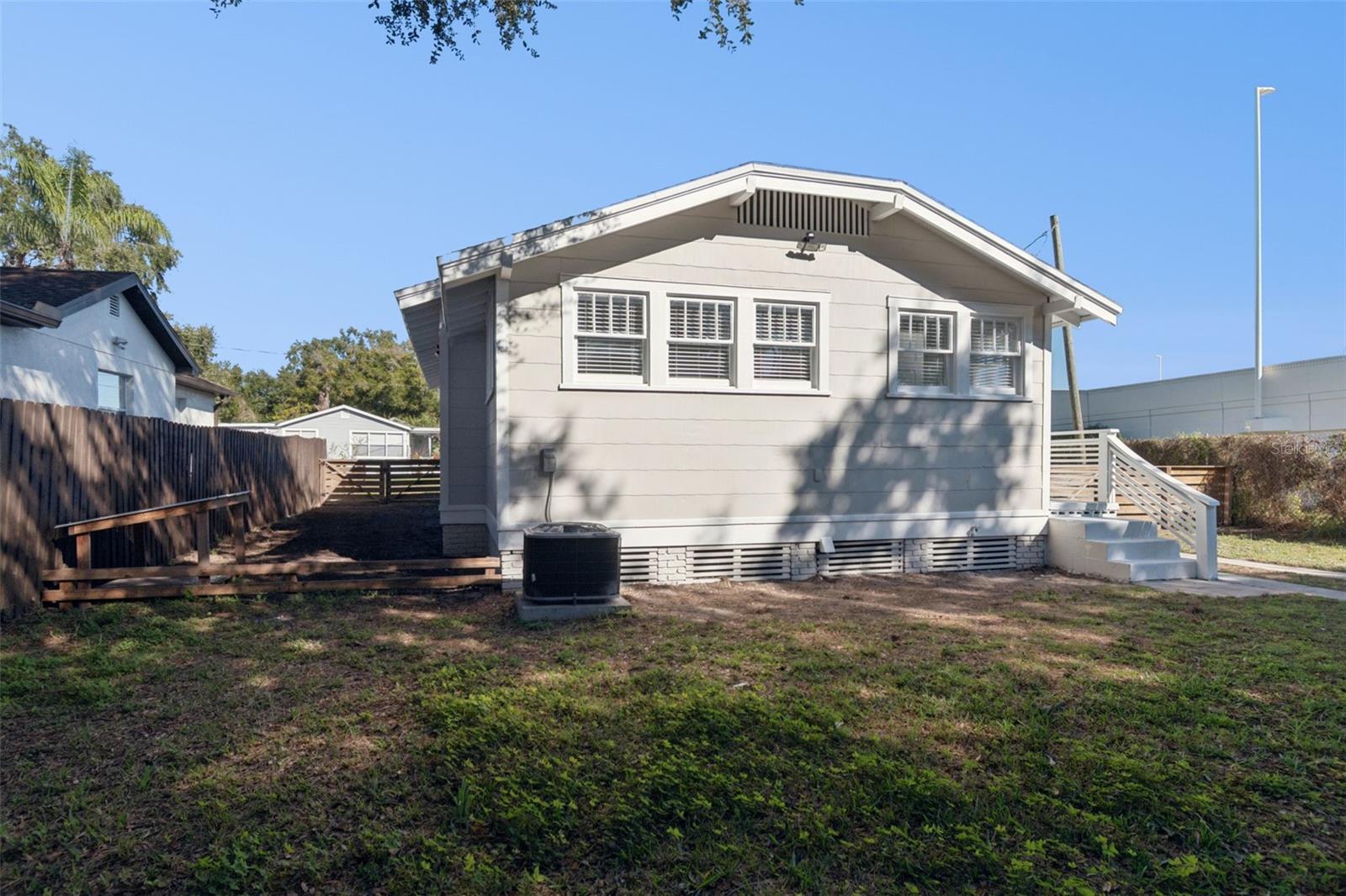 Image 42 of 62 For 511 Stratford Avenue