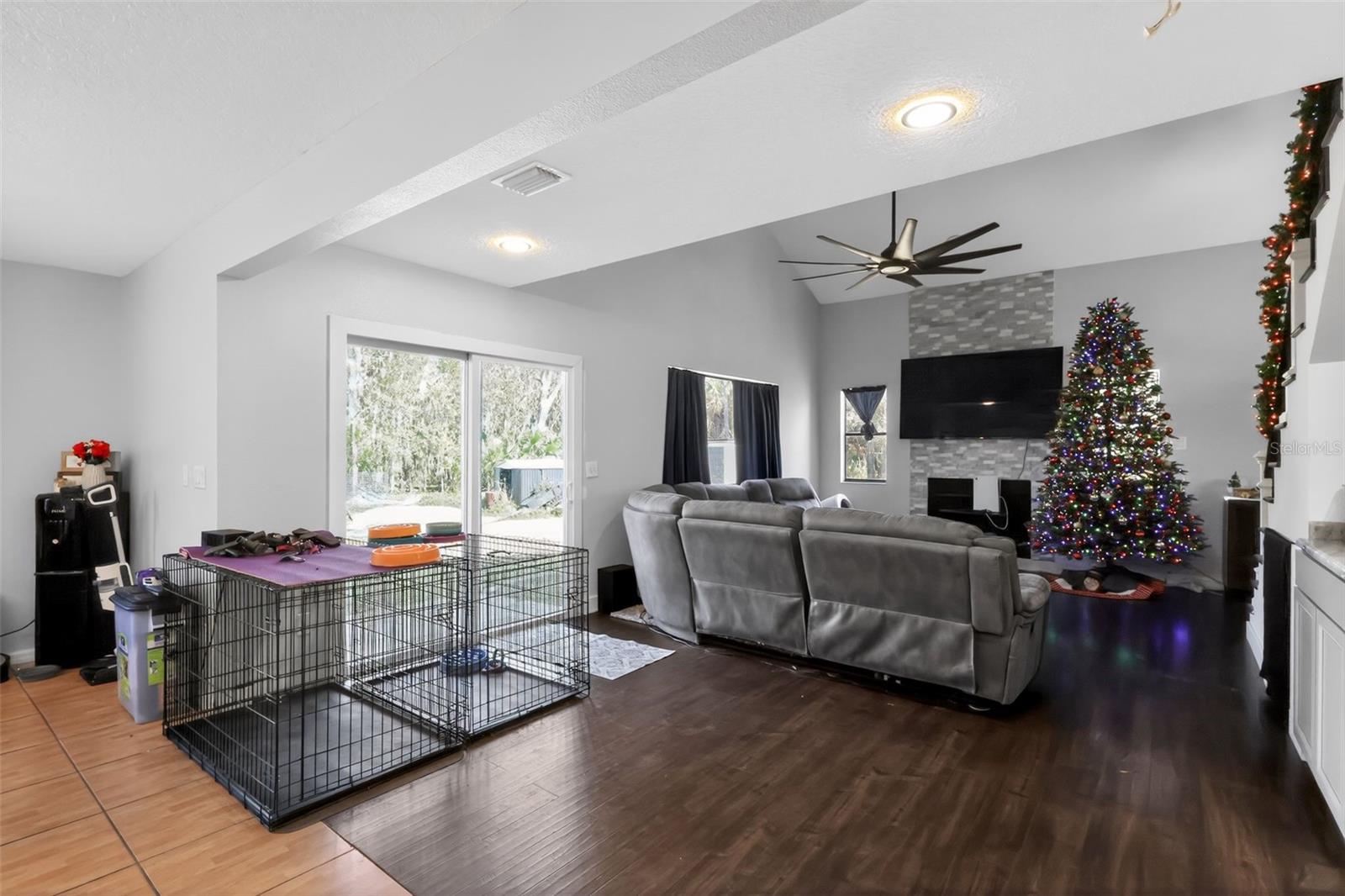 Image 3 of 30 For 5250 Michigan Avenue