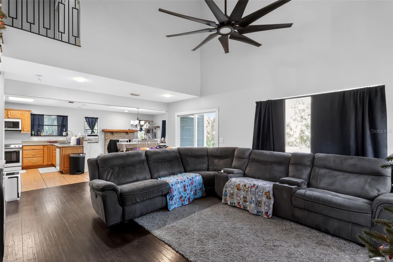 Image 4 of 30 For 5250 Michigan Avenue