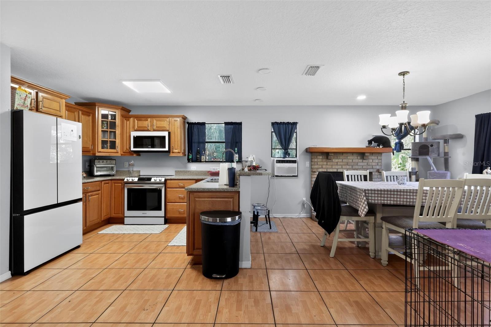 Image 6 of 30 For 5250 Michigan Avenue