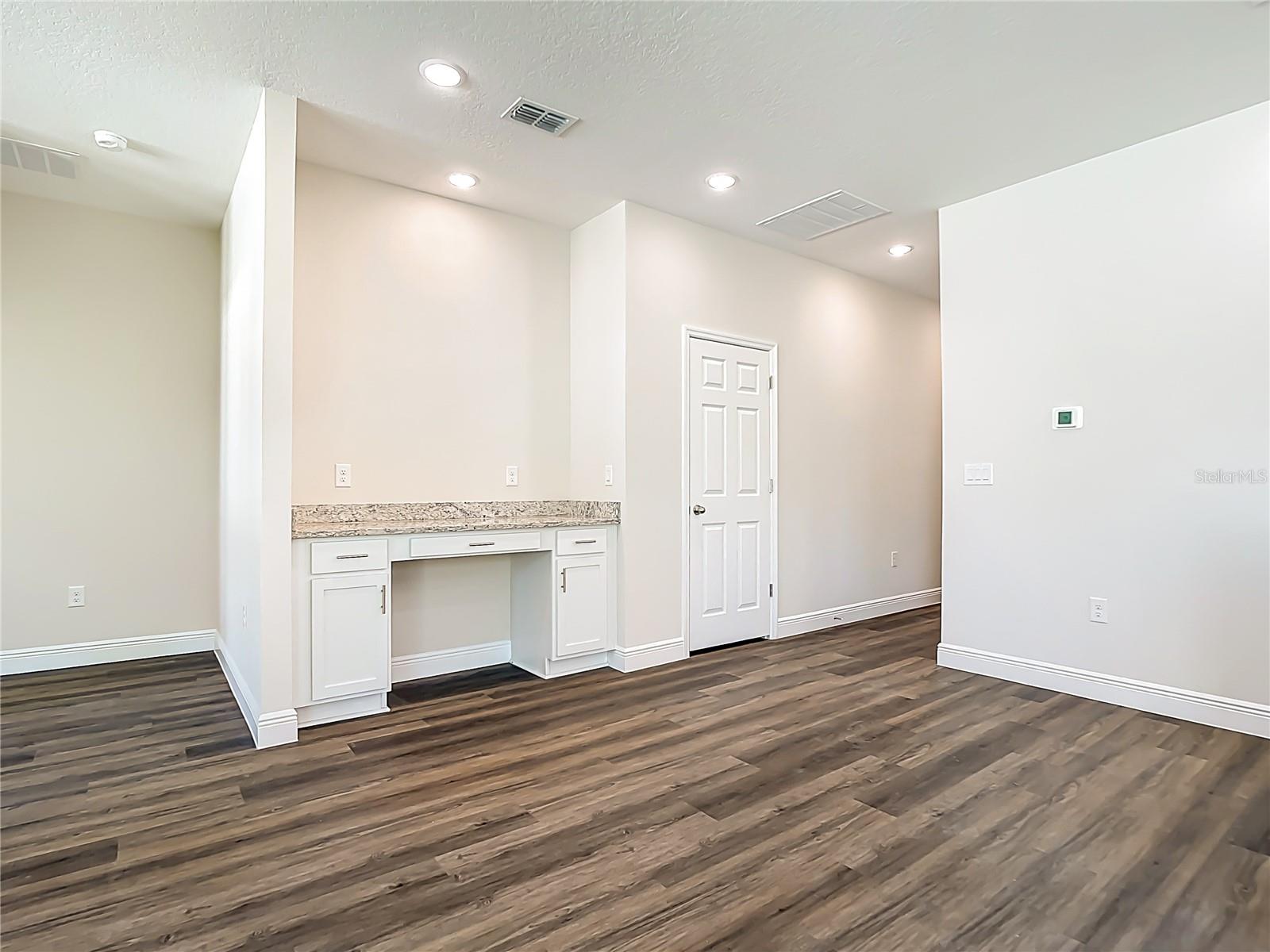 Image 10 of 53 For 5330 Ansonia Terrace