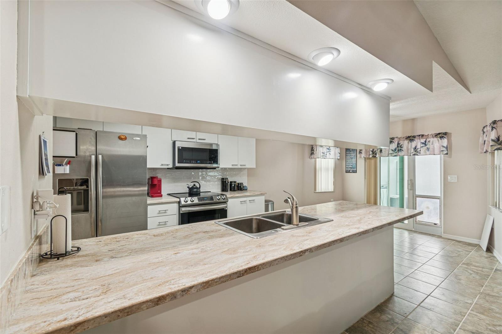 Listing photo id 13 for 9630 Via Segovia