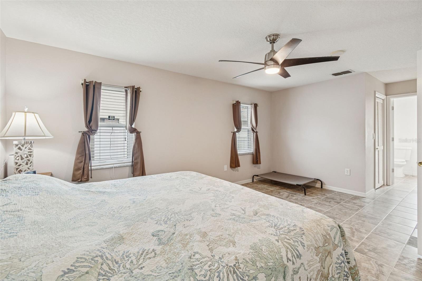 Listing photo id 22 for 9630 Via Segovia