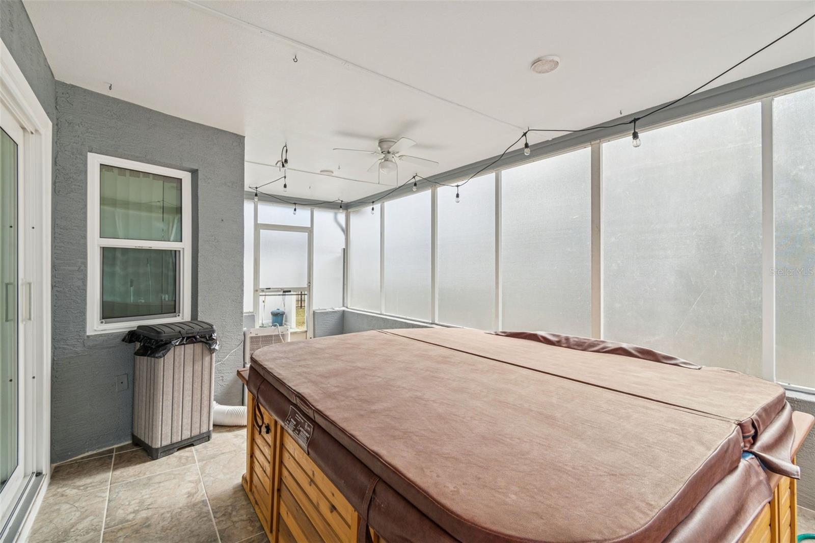 Listing photo id 29 for 9630 Via Segovia