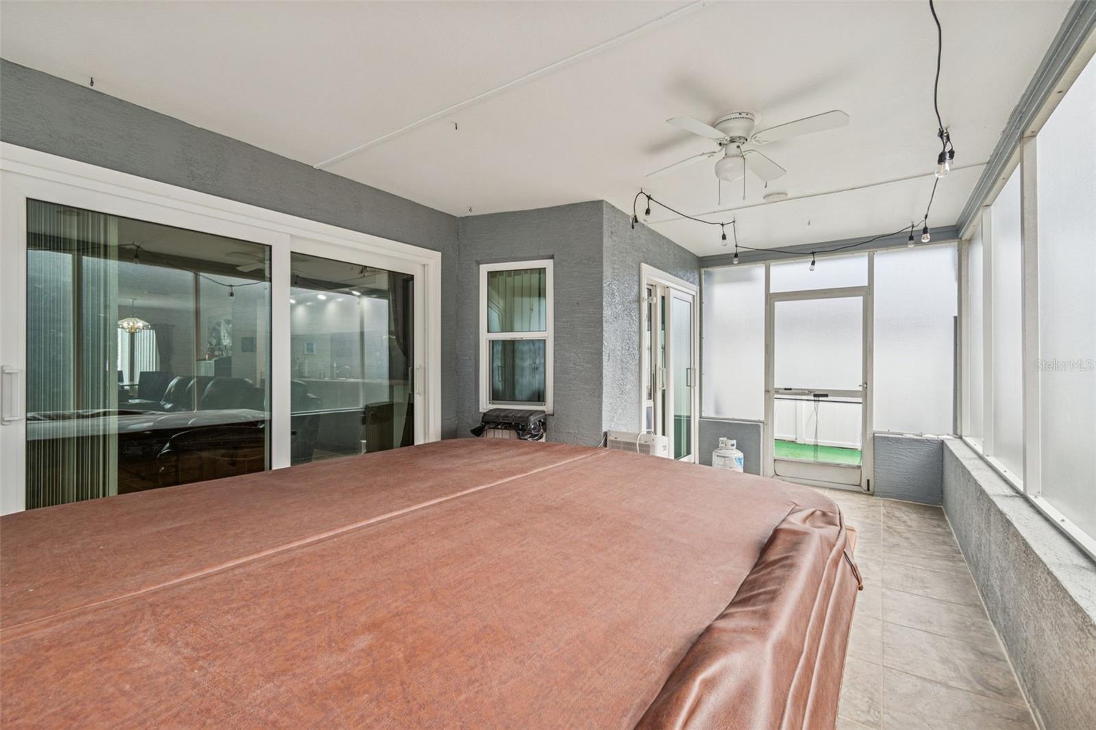 Listing photo id 30 for 9630 Via Segovia