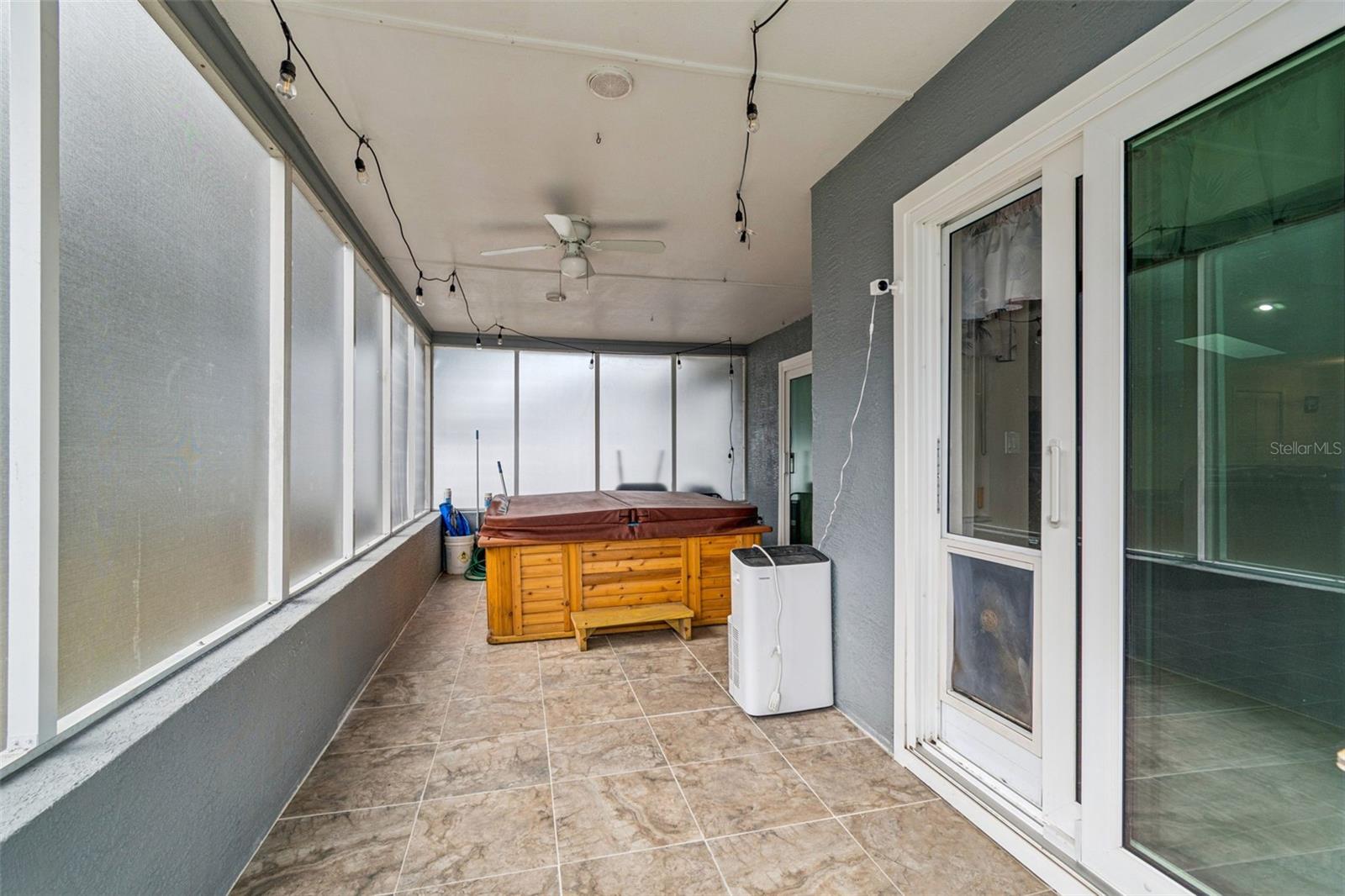 Listing photo id 31 for 9630 Via Segovia