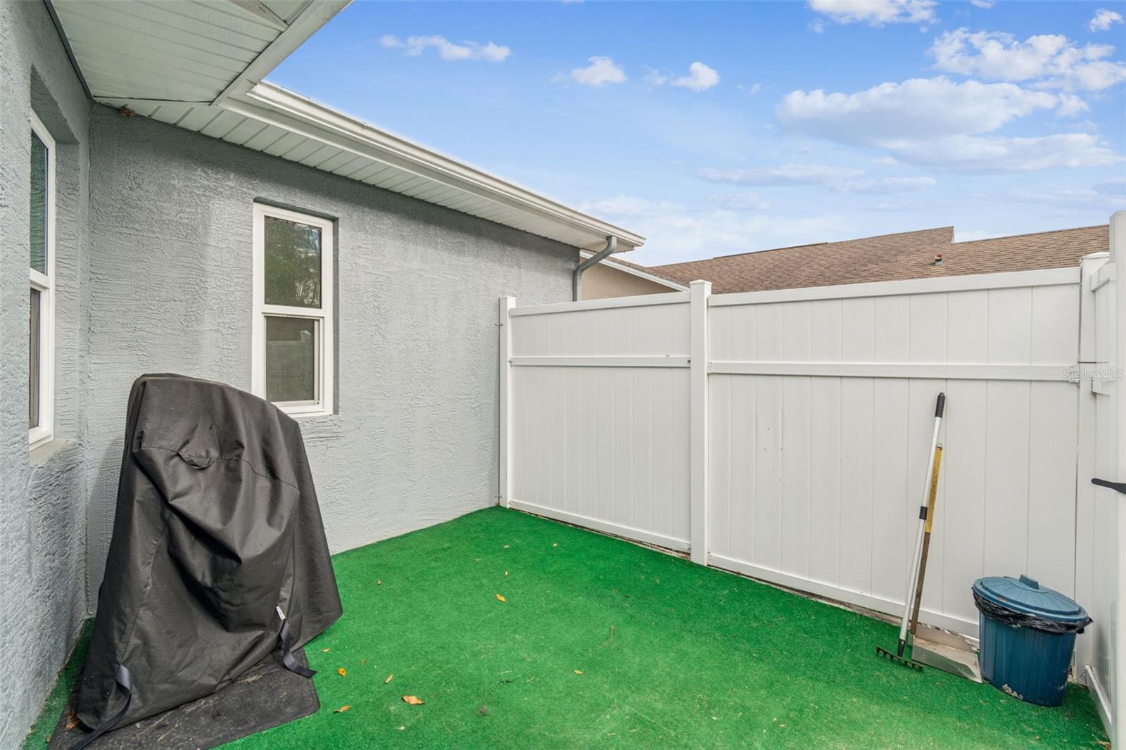 Listing photo id 32 for 9630 Via Segovia