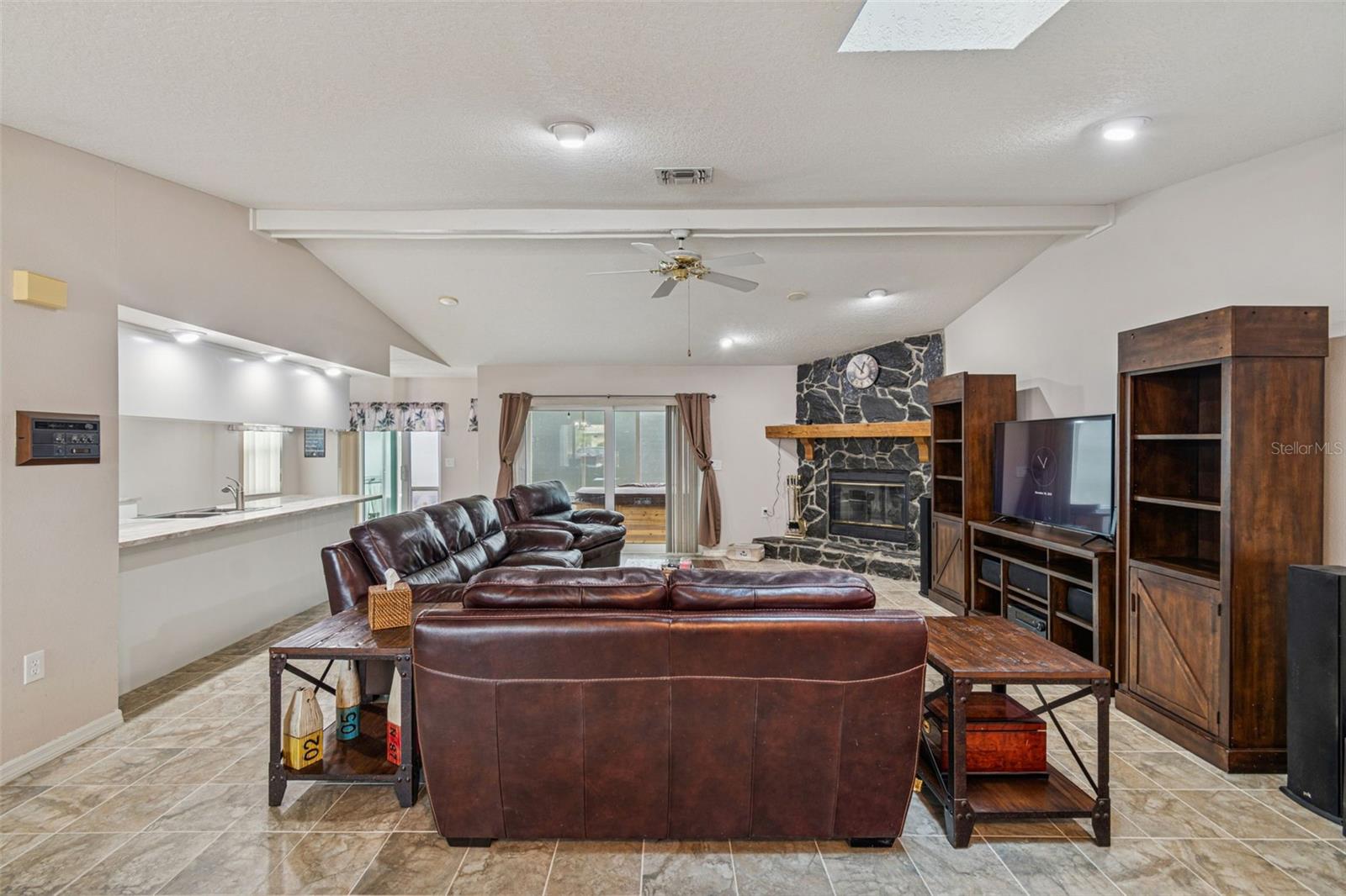 Listing photo id 6 for 9630 Via Segovia