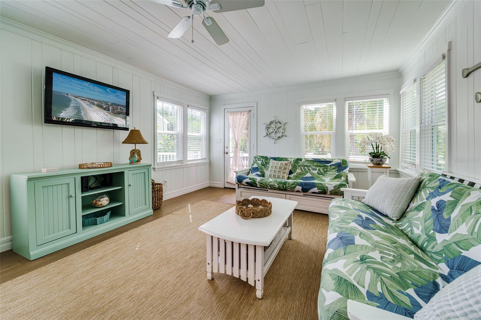 Image 18 of 36 For 12412 Sunshine Lane