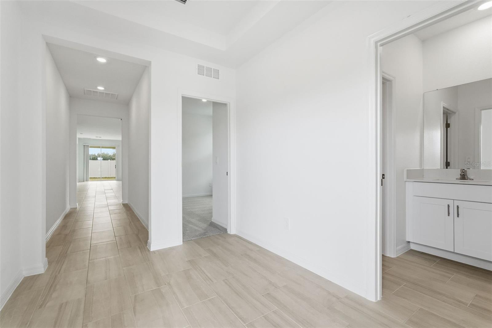 Image 22 of 33 For 9222 Scouter Bee Place