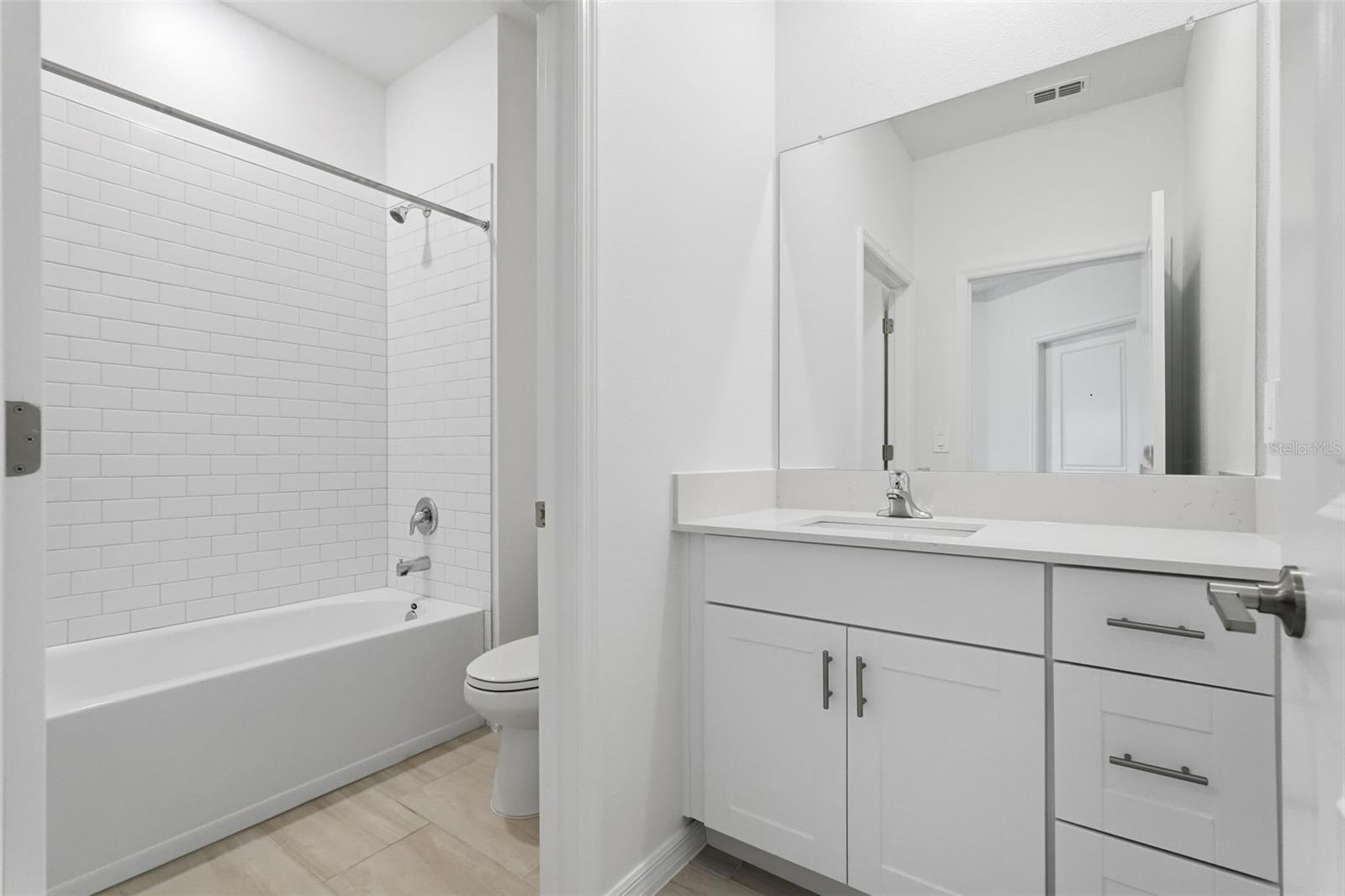 Image 26 of 33 For 9222 Scouter Bee Place