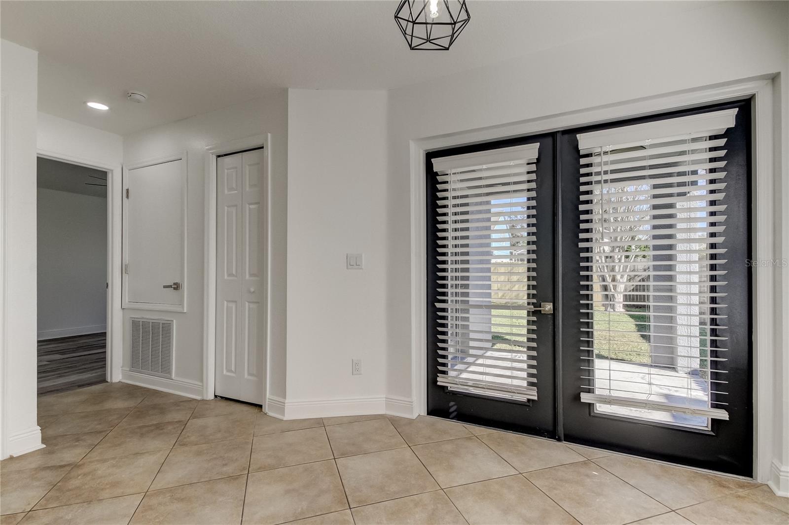 Image 25 of 54 For 6032 Lanshire Drive