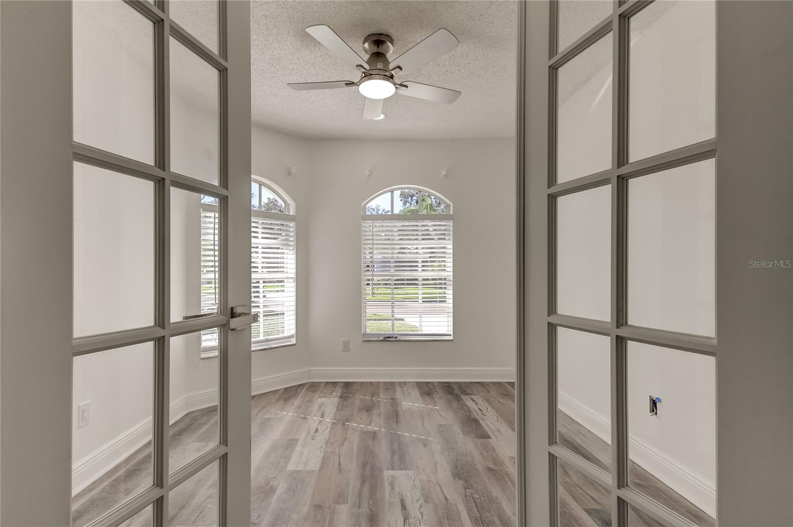 Image 33 of 54 For 6032 Lanshire Drive