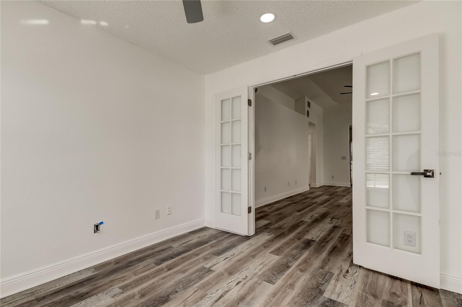 Image 37 of 54 For 6032 Lanshire Drive