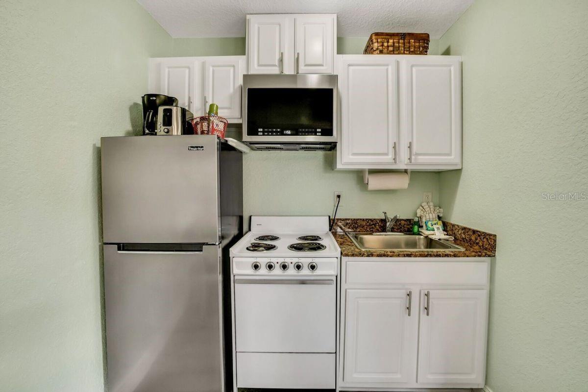 Image 10 of 28 For 16333 Gulf Boulevard 215