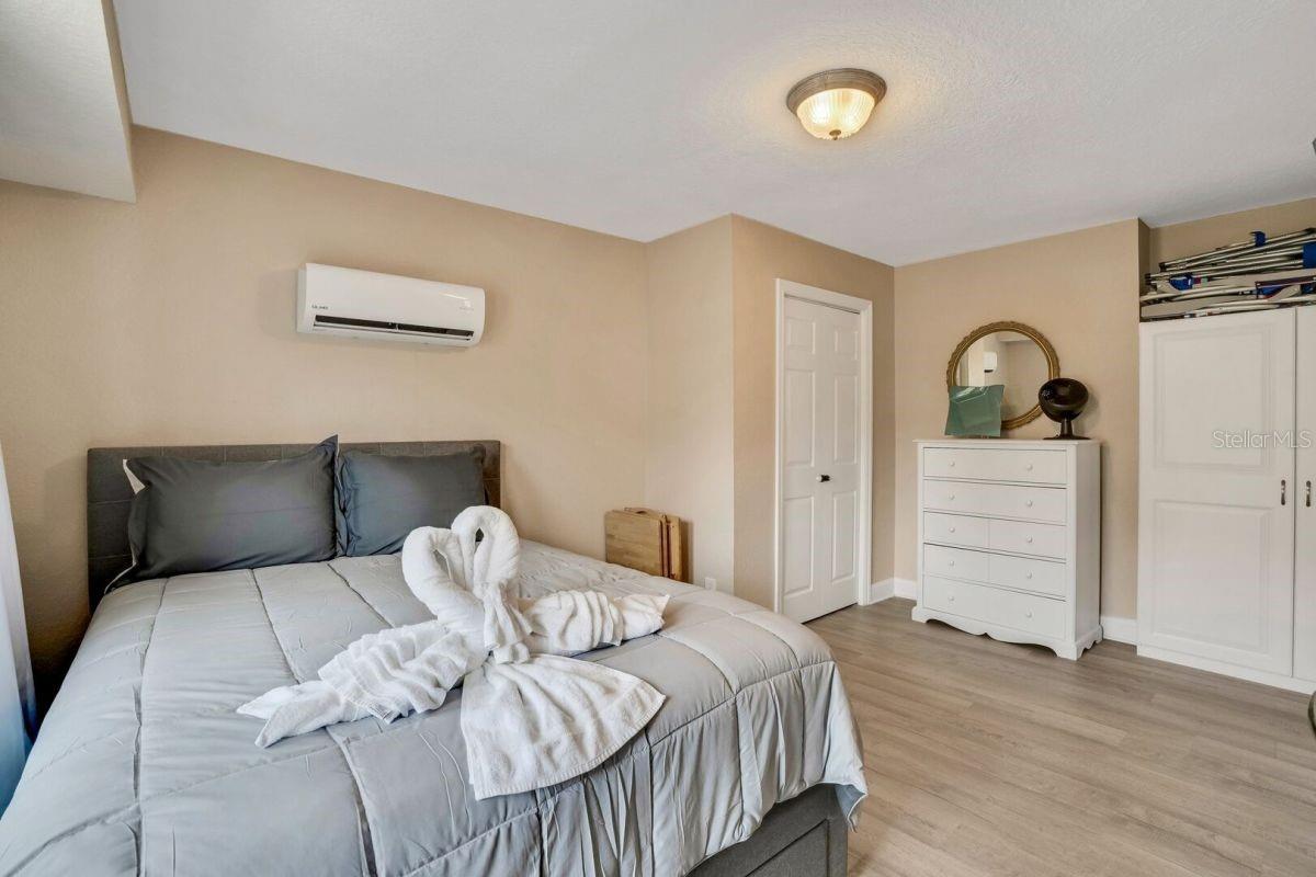 Image 14 of 28 For 16333 Gulf Boulevard 215