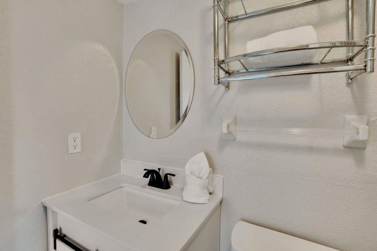 Image 16 of 28 For 16333 Gulf Boulevard 215