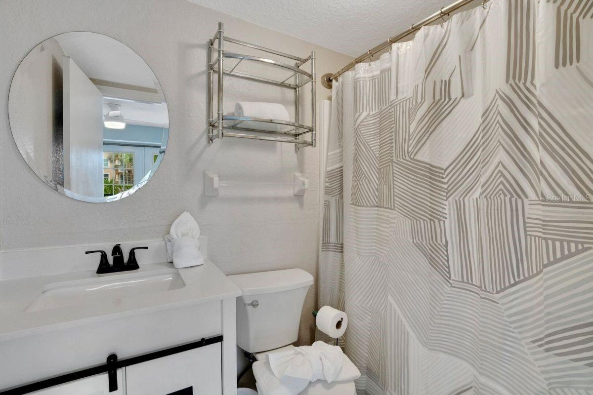 Image 17 of 28 For 16333 Gulf Boulevard 215