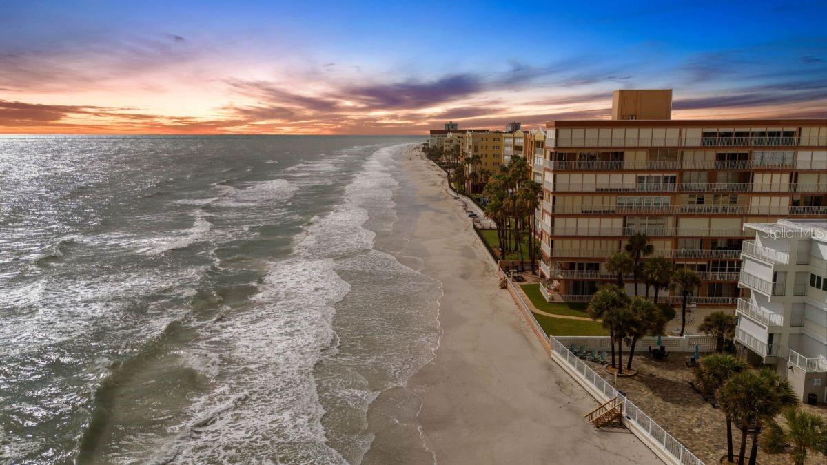 Image 20 of 28 For 16333 Gulf Boulevard 215