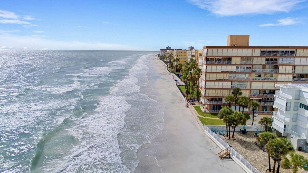 Image 22 of 28 For 16333 Gulf Boulevard 215