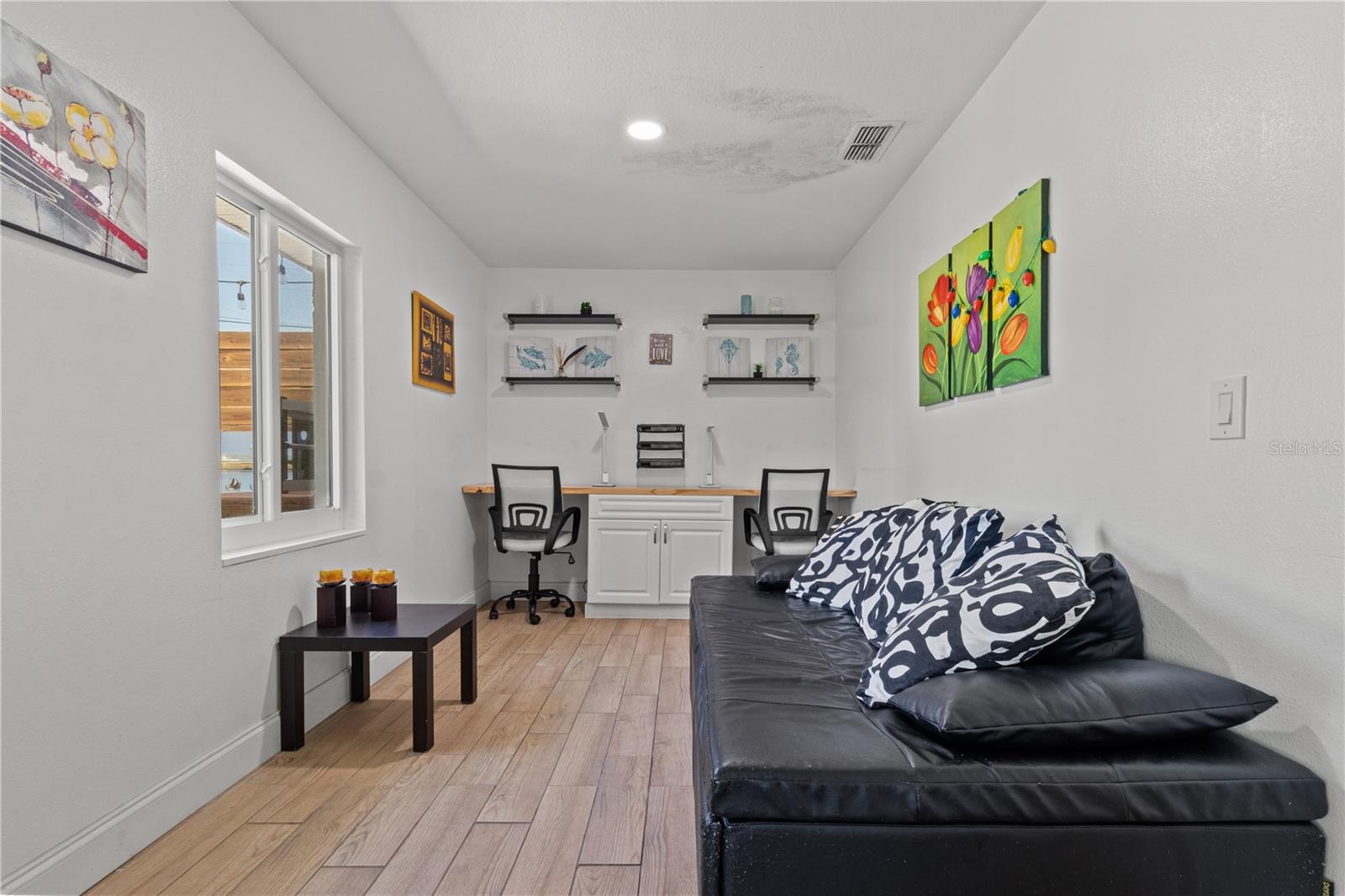 Image 11 of 25 For 604 Spencer Avenue