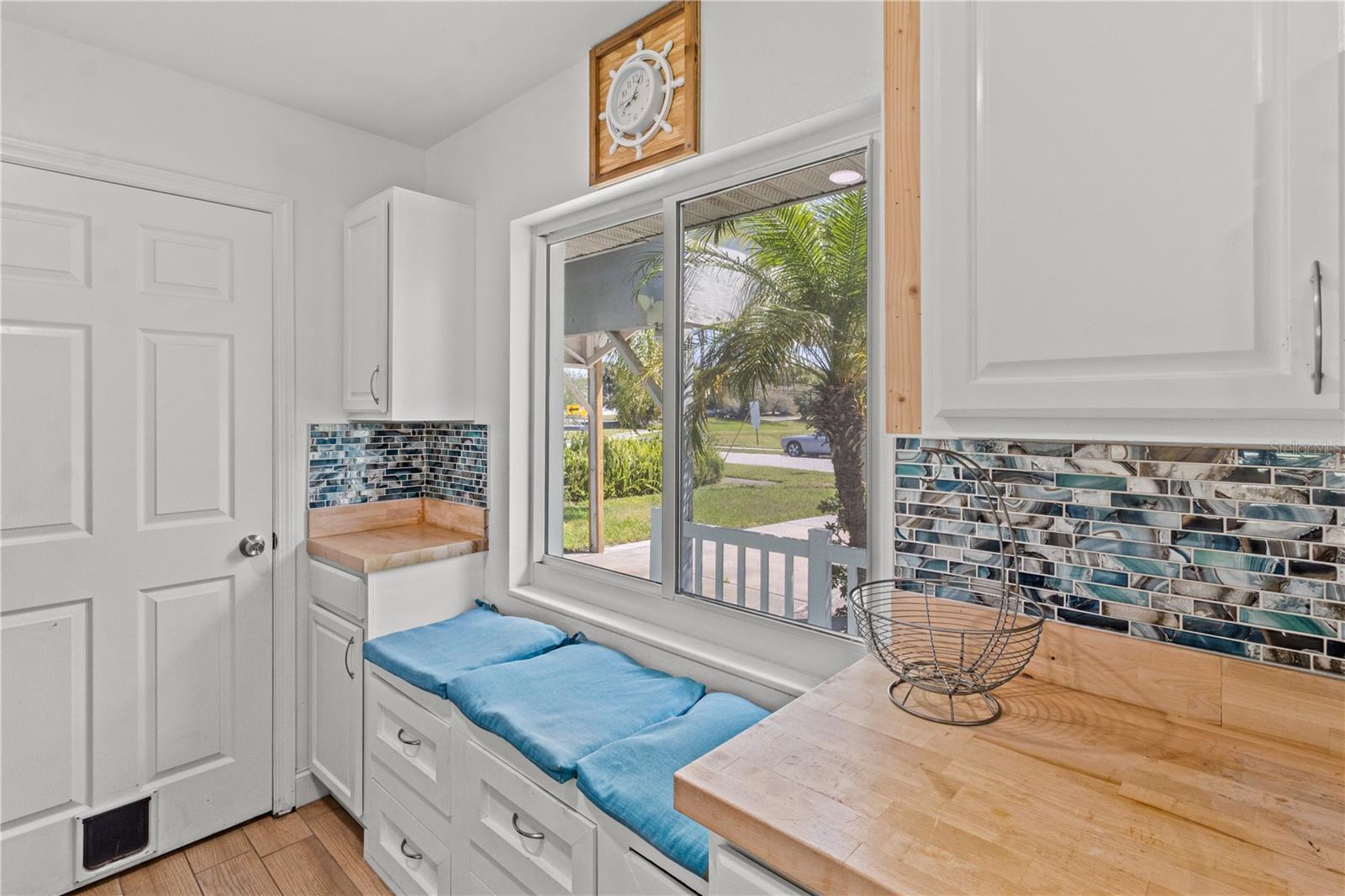 Image 5 of 25 For 604 Spencer Avenue