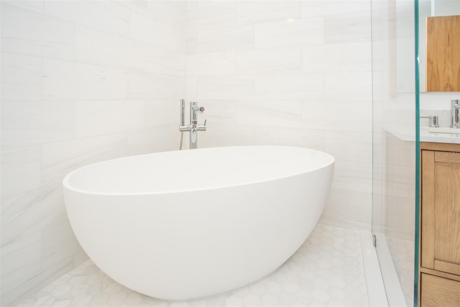 Image 21 of 51 For 175 2nd Street S 808