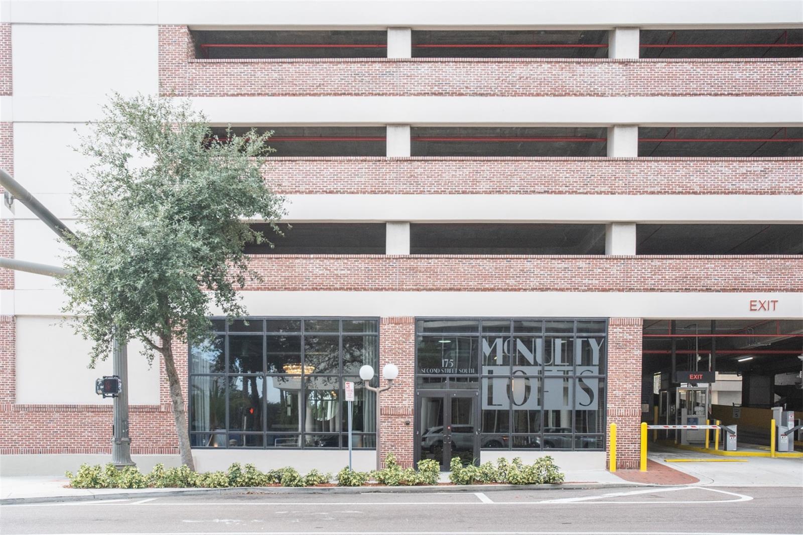 Image 40 of 51 For 175 2nd Street S 808