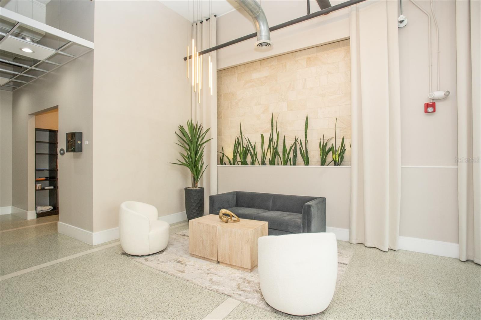 Image 42 of 51 For 175 2nd Street S 808