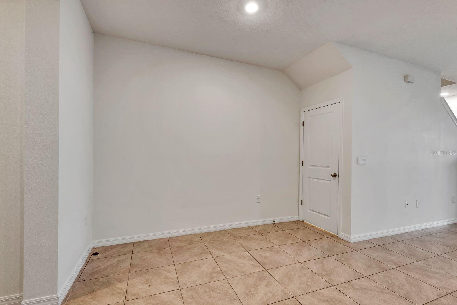 Image 12 of 51 For 136 Mangrove Shade Circle