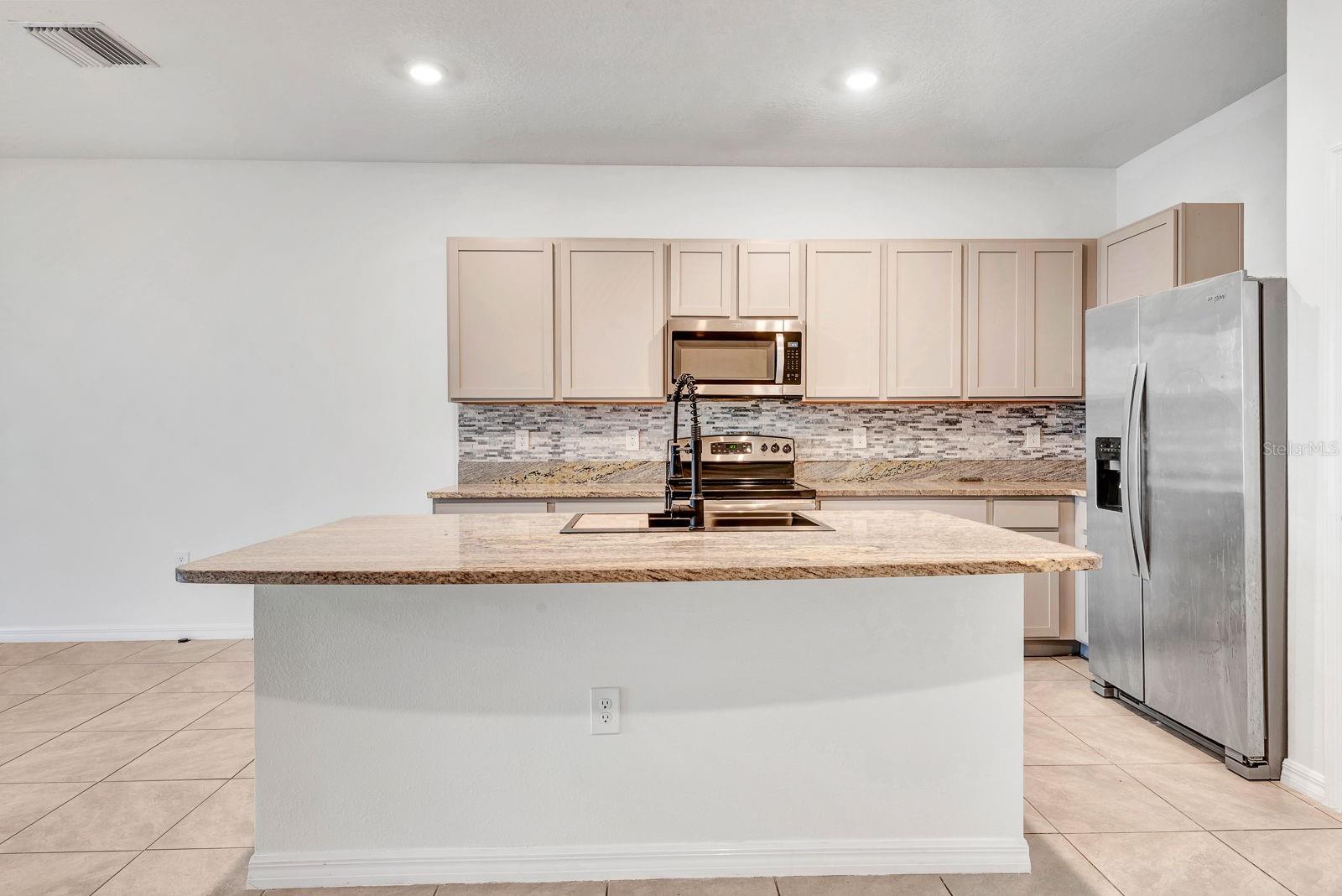 Image 18 of 51 For 136 Mangrove Shade Circle