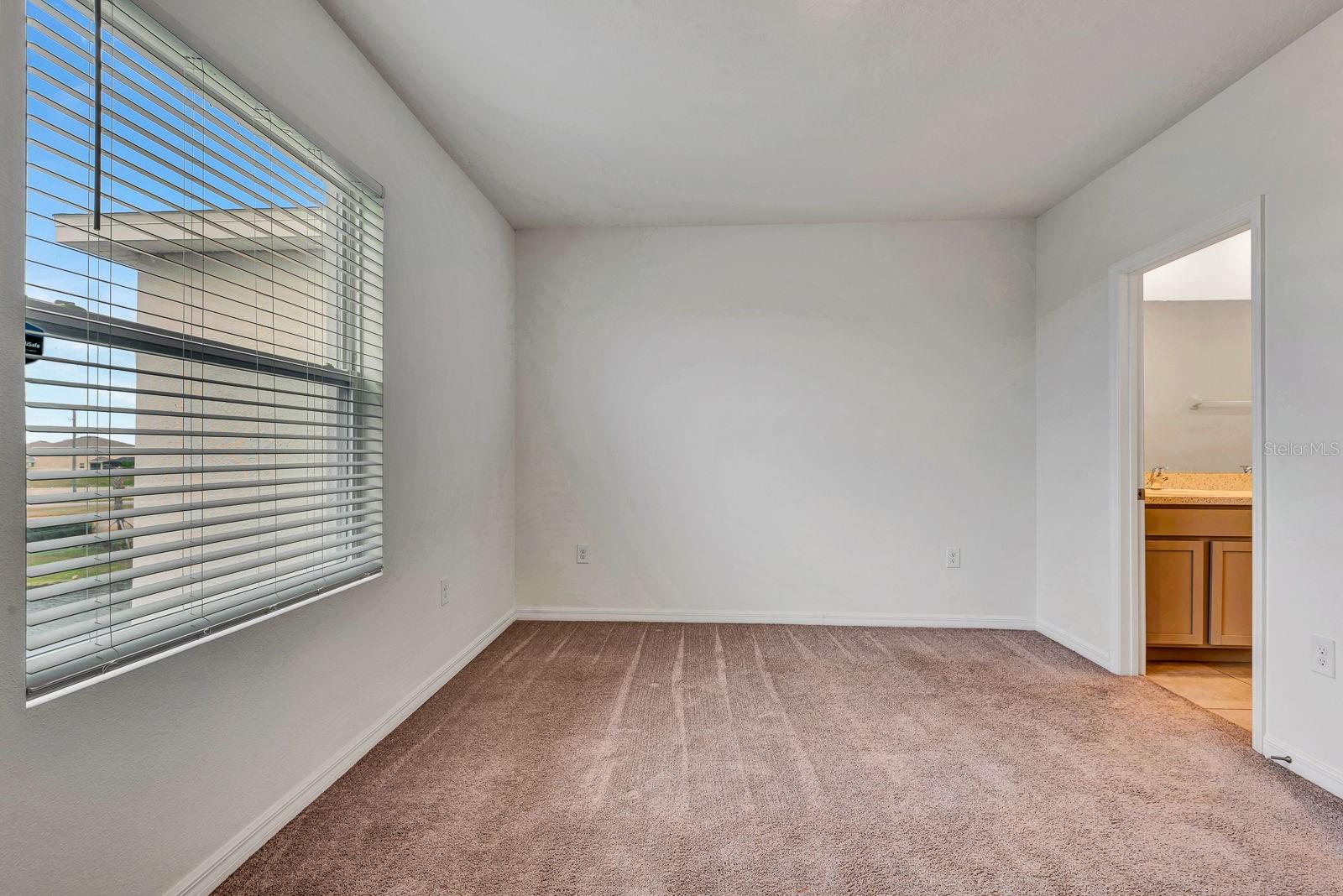 Image 25 of 51 For 136 Mangrove Shade Circle