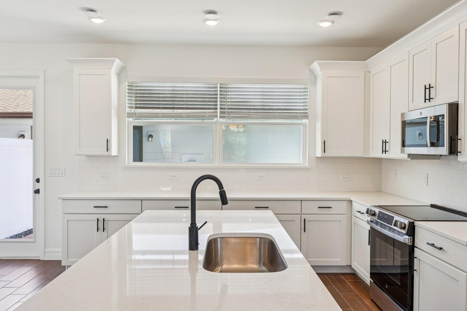 Image 16 of 38 For 17490 Northlake Grove Drive