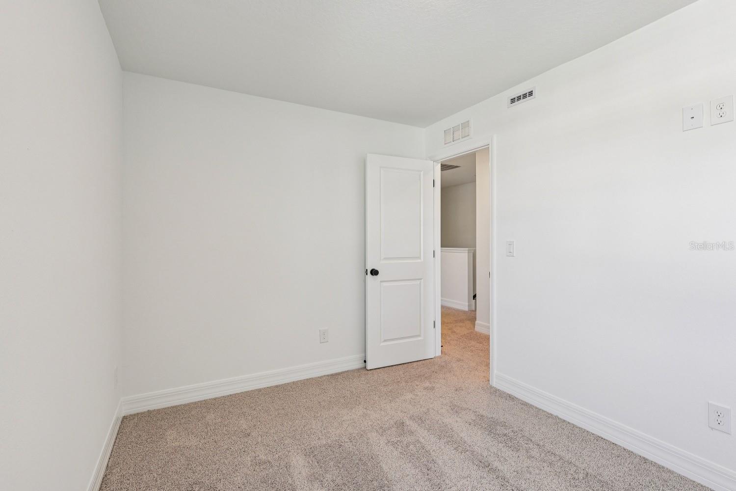 Image 26 of 38 For 17490 Northlake Grove Drive