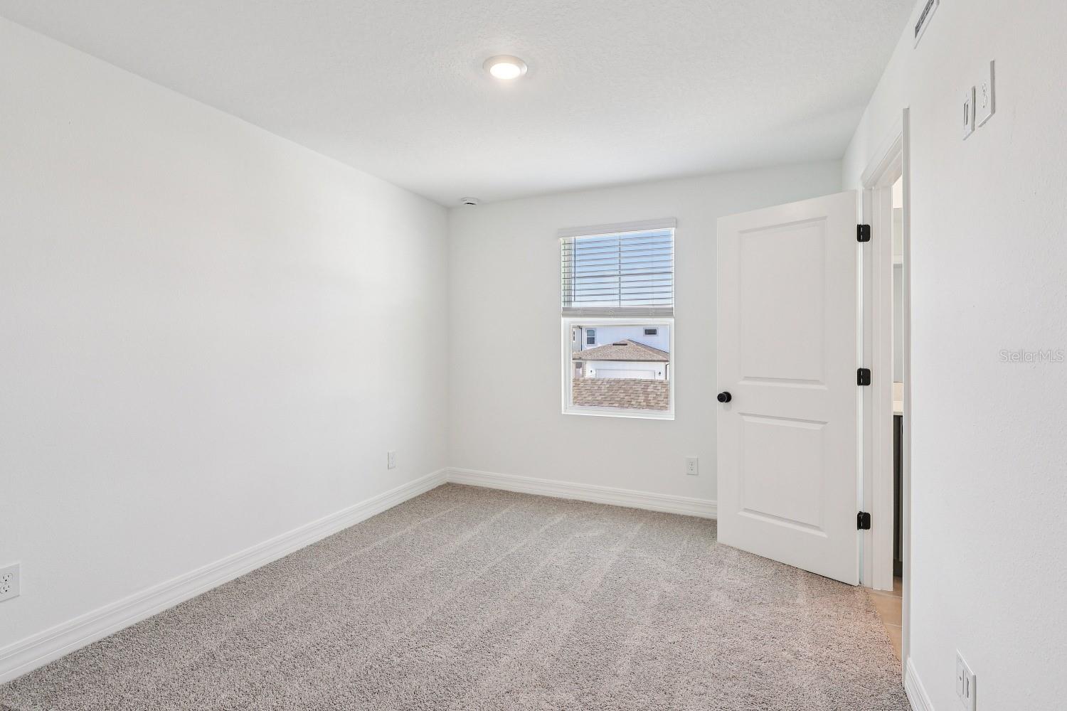 Image 29 of 38 For 17490 Northlake Grove Drive