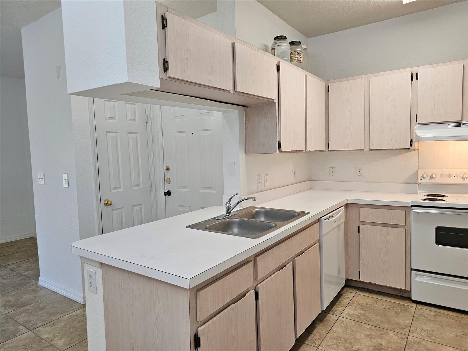 Image 12 of 50 For 13235 Sanctuary Cove Drive 204